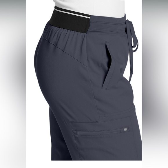 Grey’s Anatomy Kim 3 Pocket Logo Waist Cargo Pants. Color: black - Picture 10 of 14